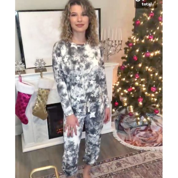 Tie Dye Star Print Lounge Set - Picture 7 of 8